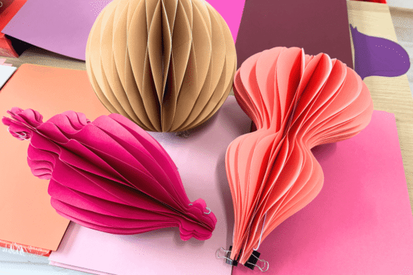 Bombki świąteczne z papieru